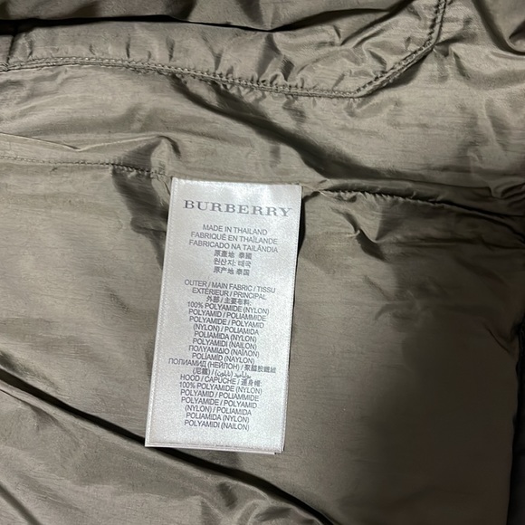 This is a mens burberry size small green vest . REAL authentic Burberry - Picture 4 of 4
